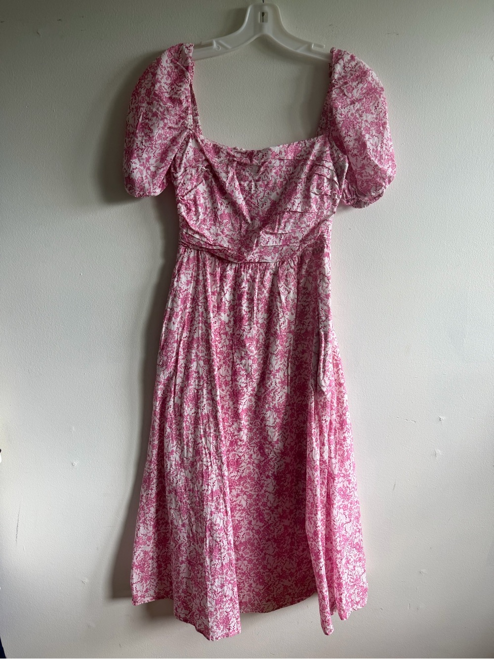 Pink Floral Puff-Sleeve Midi Dress with Square Neck